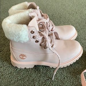 Light pink Timberland boots w/ fur.